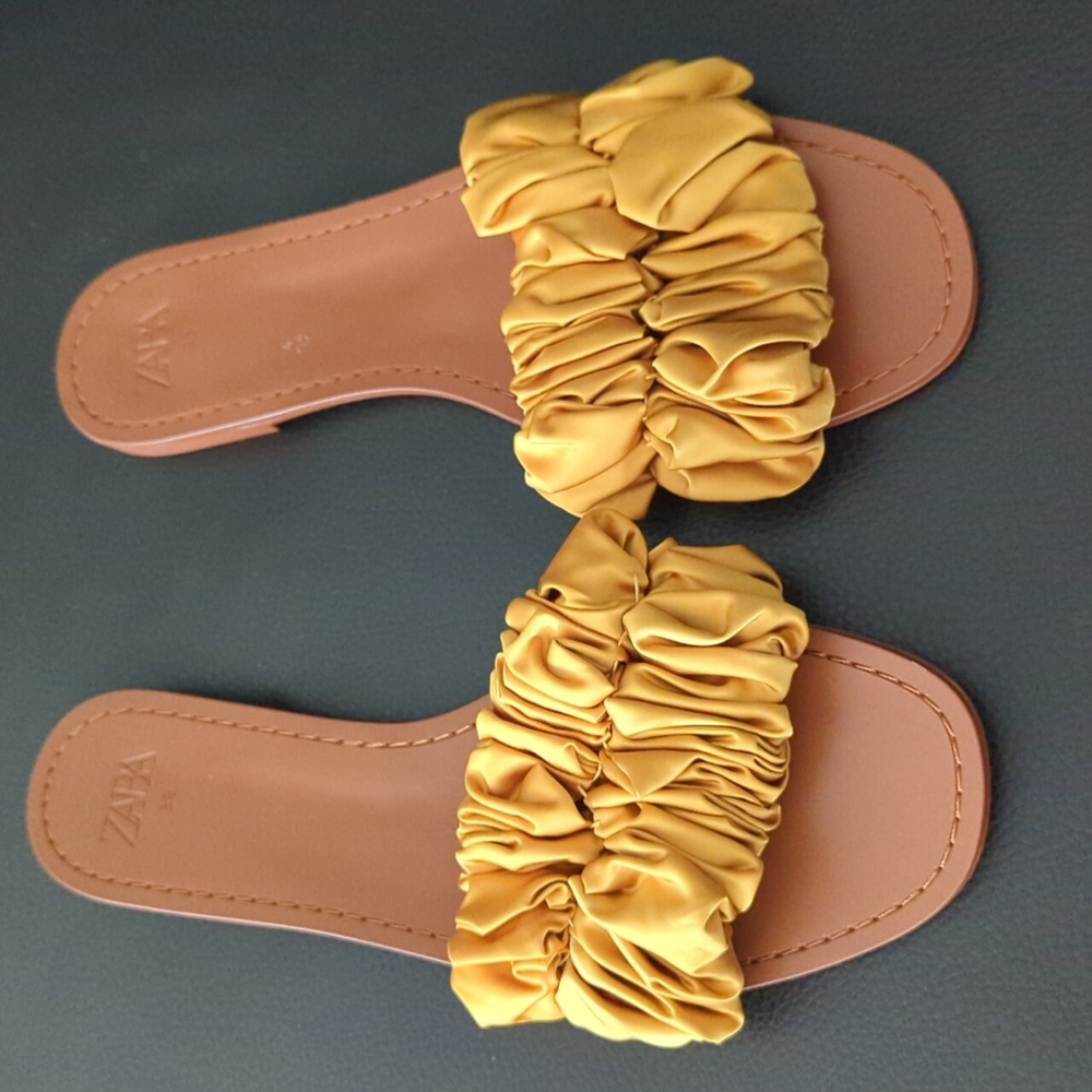 NWOT Zara Sandals